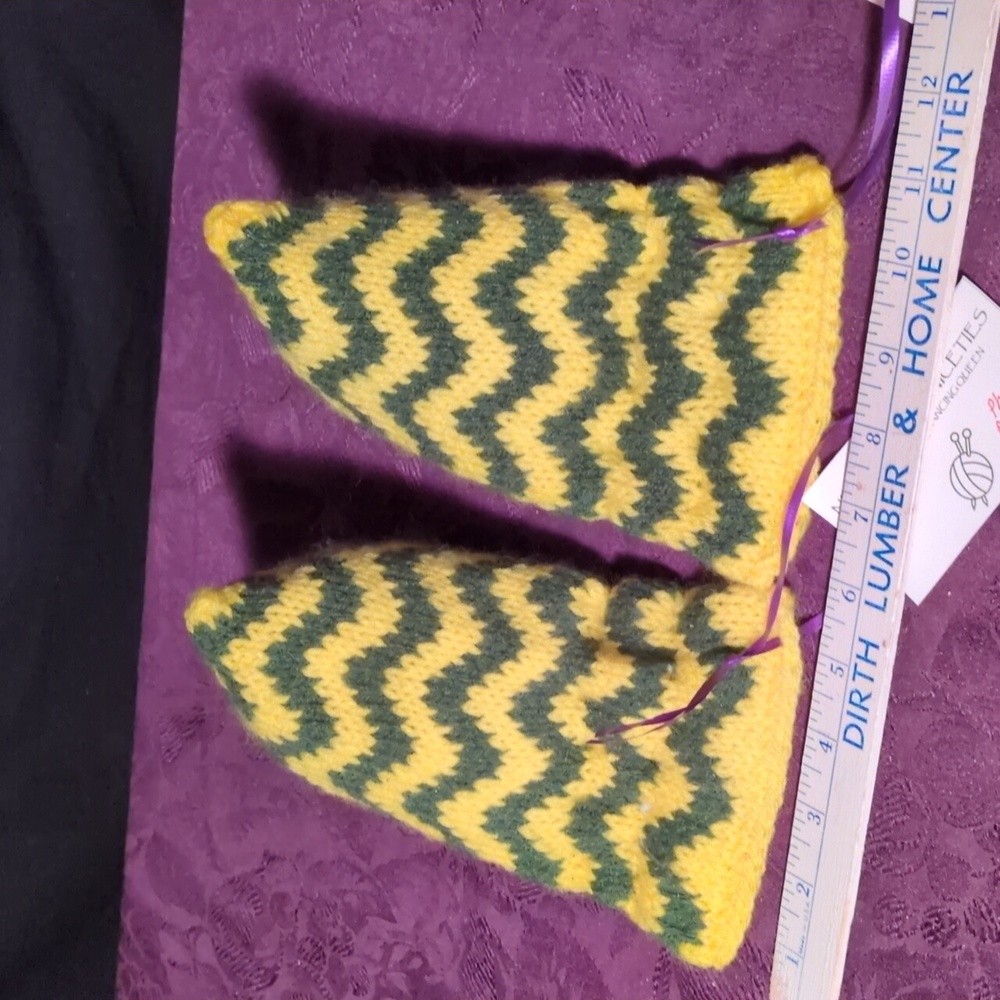 Hand Knit Stuffed Phone Pillow Zigzag Intarsia Yellow Green - Picture 7 of 7
